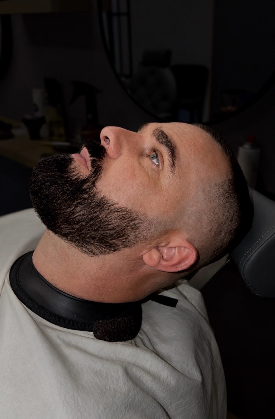 Nega brade v salonu Erik Hairstory